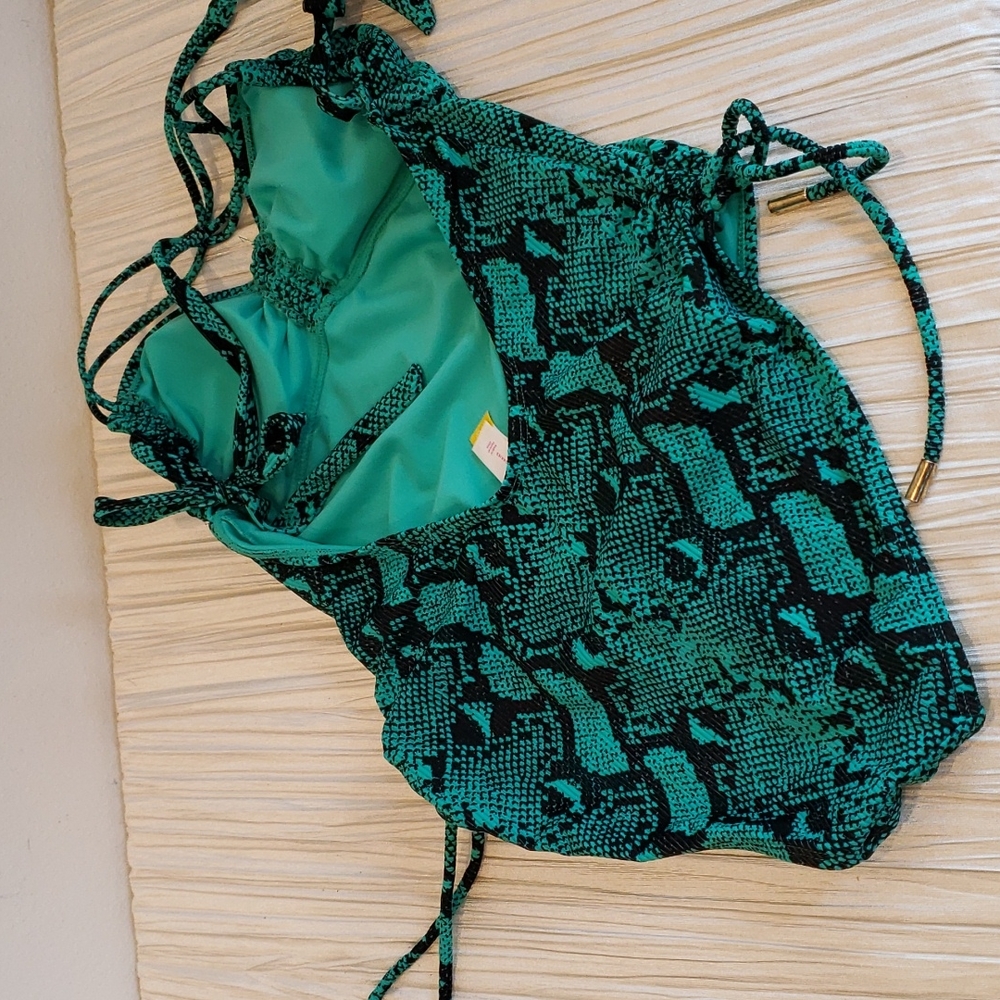 No Boundaries Swimwear Full piece Size Large,  Green-black Snake Skin Print - Picture 6 of 12